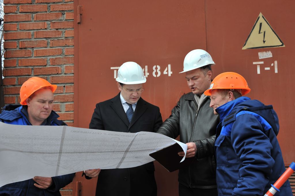 вакансии строительство ижевск. плотник-бетонщик. строитель каменщик. вакансии строительство ижевск. дом на петрова 49 ижевск.